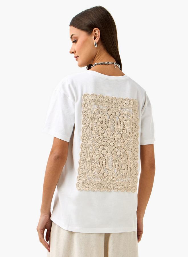 تواكستريمز تيشيرت بتفاصيل كروشيه - Image 3